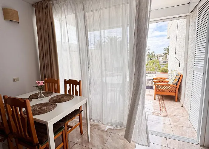 Vibe De La Costa Арона